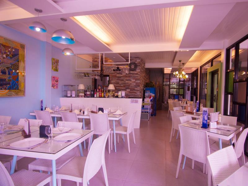 Avenue One Hotel Upper Digos Екстер'єр фото